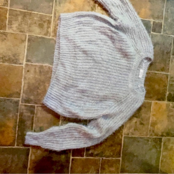 Ardene size medium grey/silver cable knit sweater super soft and warm - Picture 3 of 5